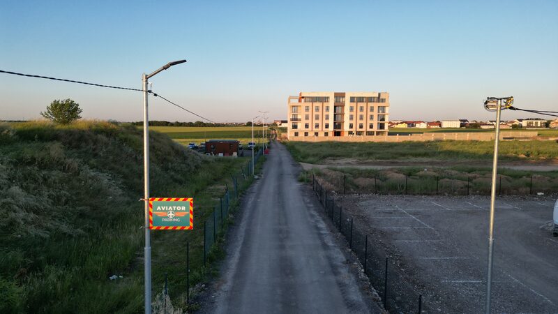 Odlična lokacija - Aviator Parking
